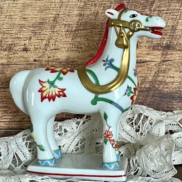 Kakiemon Ceramic Horse Asian Inspired Decor - Picture 2 of 7